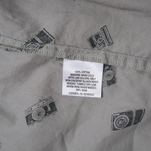 Style & Co Grey Camera Print Crop Tie Button Down - Picture 5 of 5